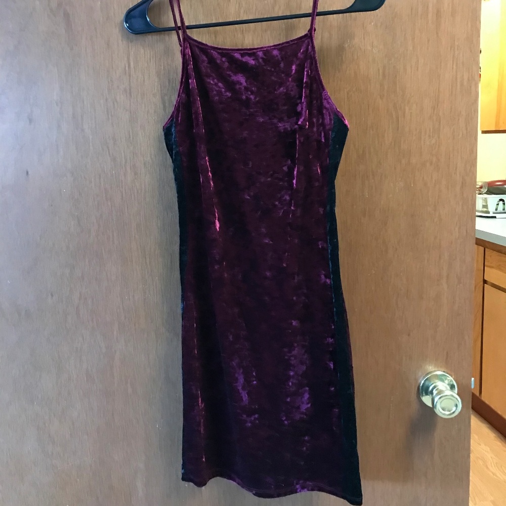 Vintage Wine Velvet Bodycon Dress small